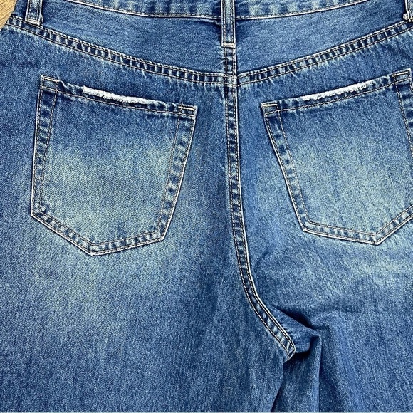 YMI DREAM Woman’s Wide Leg Medium Wash Distressed Denim Jeans w Raw Hem Size 7 - Picture 6 of 16